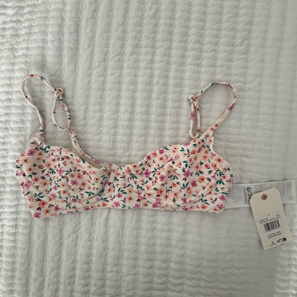 NWT Billabong Bikini Top